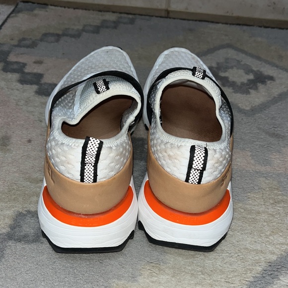 WOMEN'S KINETIC IMPACT STRAP SNEAKER - Picture 4 of 12